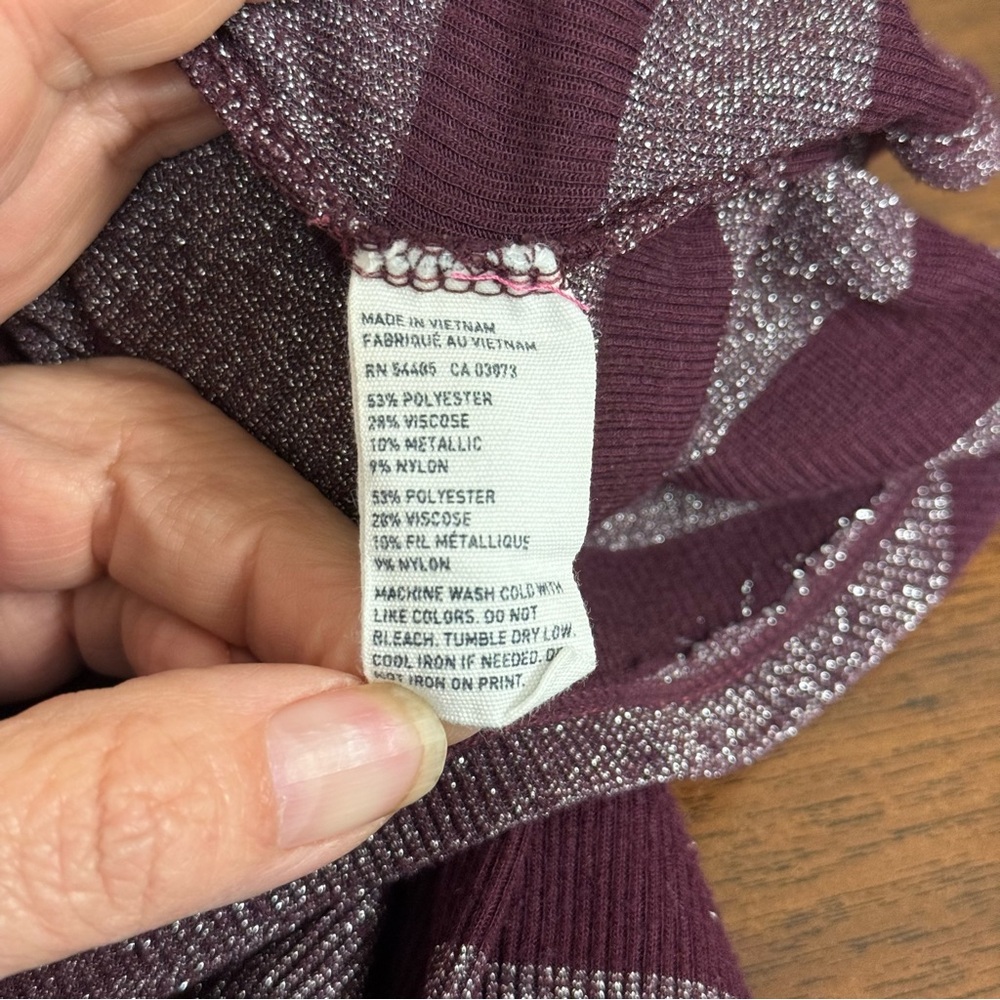 American Eagle Outfitters Striped Burgundy Sparkle Women's Top. Long Sleeve. Lg - Picture 7 of 8
